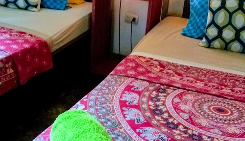 Room, 2 Twin Beds, Non Smoking, Shared Bathroom