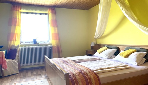 Deluxe Triple Room (2)