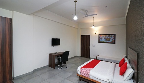 Deluxe Double or Twin Room, 1 King Bed