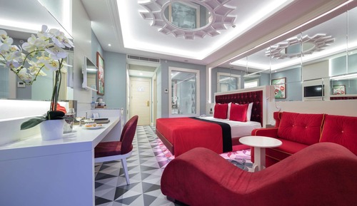 Honeymoon Room, Garden View