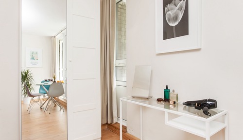 Basic Apartment, Multiple Beds