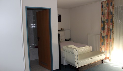 Deluxe Single Room