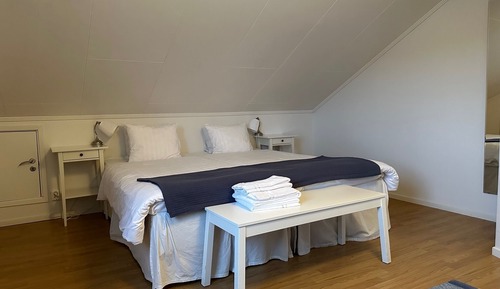 Double Room, Shared Bathroom (Large)