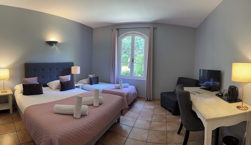 Superior Triple Room, Ensuite, Garden View