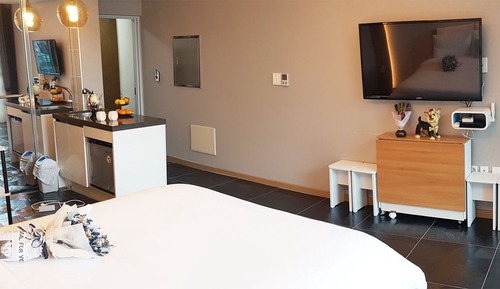 Runa, Couple Room
