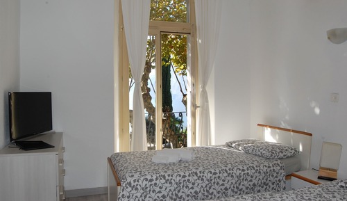 Twin Room, Lake View