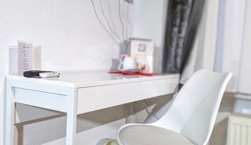 Single Room, Private Bathroom