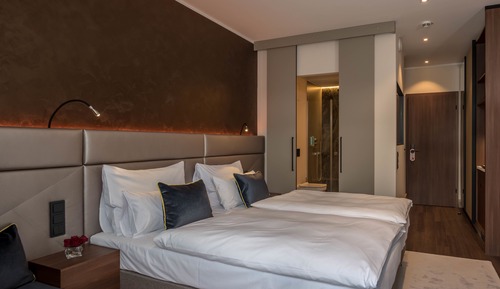 Standard Room, 1 King Bed