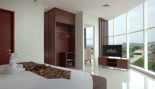 Junior Suite, City View