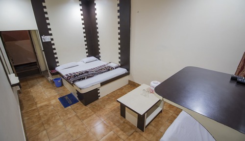 Deluxe Room (Non AC)