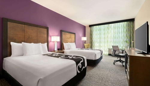 Room, 2 Queen Beds, Accessible, Non Smoking (Hearing Impaired)