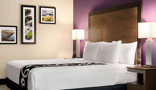 Room, 1 King Bed, Accessible, Non Smoking (Mobility/Hearing Impaired)