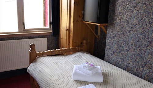 Single Room, Private Bathroom