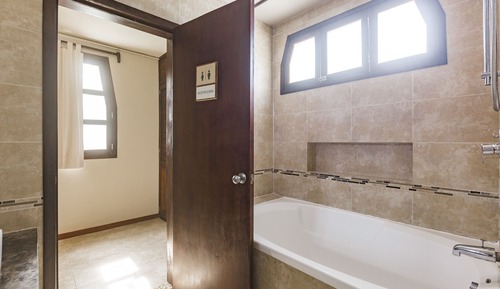 Compact Private Room, Shared Bathroom