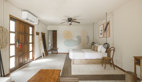 Standard Room (Queen), Private Bathroom