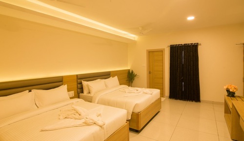 Deluxe Studio Suite, Multiple Beds