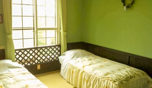 Standard Twin Room, 2 Twin Beds, Non Smoking, Shared Bathroom