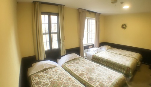 Standard Quadruple Room, 4 Bedrooms, Non Smoking, Shared Bathroom