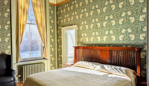 Deluxe Double Room, Ensuite, Courtyard View (King Bed Guest Rooms)