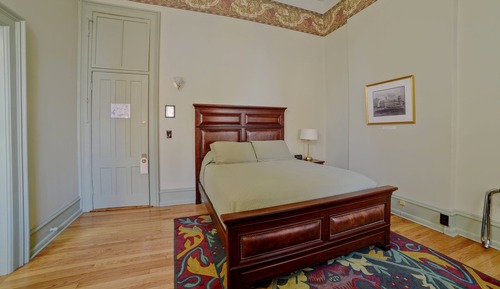 Premium Double Room, Ensuite, Courtyard View (Queen Bed Guest Rooms )