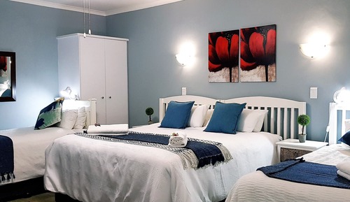 Triple Room (2)