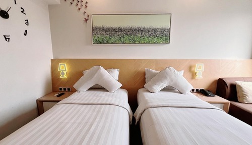 Deluxe Room Twin Bed