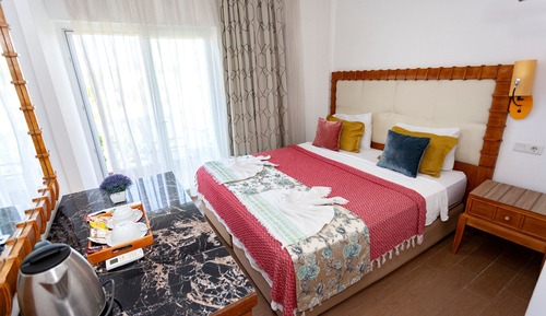 Standard Room (King)