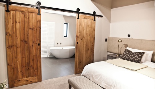 Deluxe Guest Room 3
