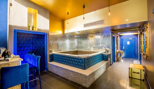 Luxury Penthouse, Multiple Beds, Hot Tub, River View