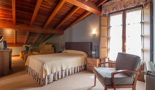 Double Room (Double room + extra bed)