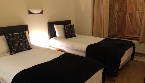 Superior Twin Room, Ensuite (Blue)