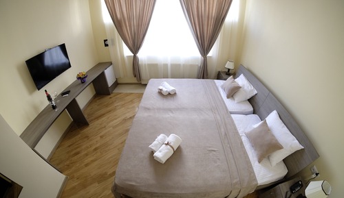 Twin Room (202)