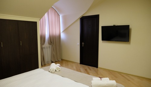 Twin Room (504)