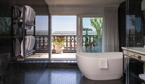 Penthouse Executive Terrace Suite