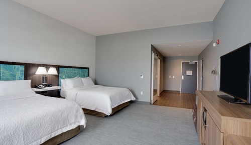 Room, 2 Queen Beds, Accessible, Bathtub