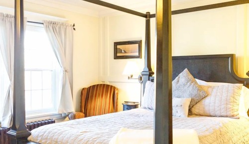 Room, 1 Queen Bed (The Four Poster)