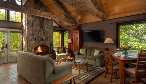 Chalet, 2 Bedrooms, Fireplace, River View ( Chalet Rental)