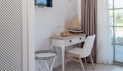 Villa (Split Level Sea or Garden View)