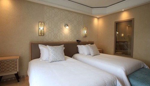 Suite, Private Bathroom