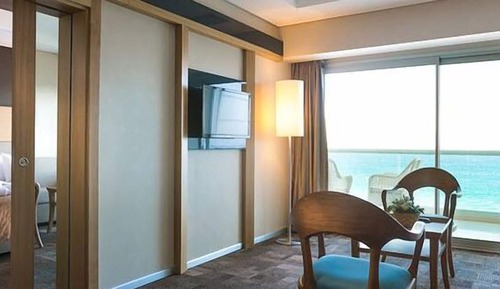 Suite, Sea View