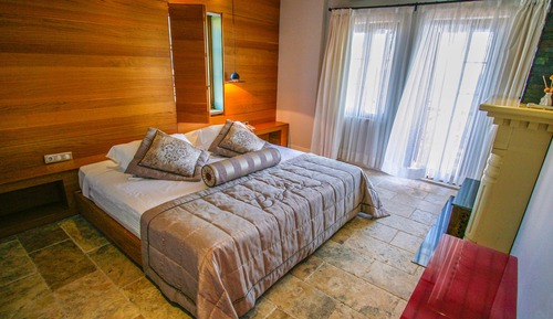 Panoramic Suite, 1 King Bed with Sofa bed, Fireplace, Sea View