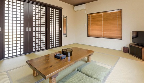 Main Building Japanese Style Room, 5 Single Size Futon (Shared Bathroom) 