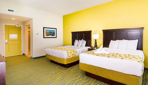 Room, 2 Queen Beds, City View