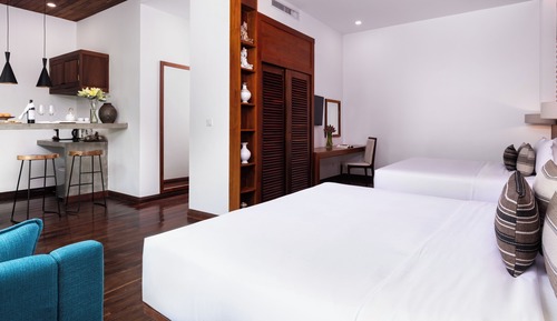 Royal Two-Bedroom Family Suite - Free Laundry + Airport Pick-Up