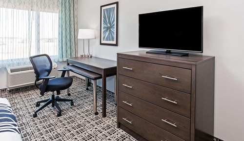 Room, 1 King Bed, Accessible, Non Smoking (Mobility,Hearing,Tub w/Grab Bars)