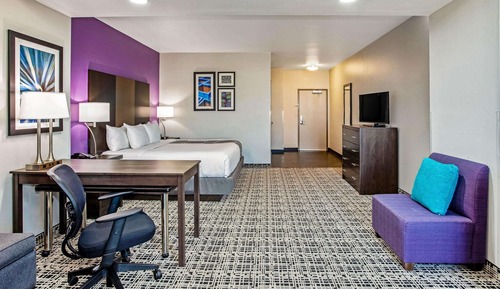 Suite, 1 King Bed, Accessible, Non Smoking (Mobility,Hearing,Tub w/Grab Bars)