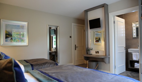 Deluxe Family Suite
