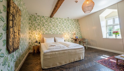Junior Studio Suite