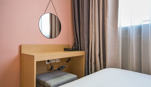 Standard Twin Room, Women only