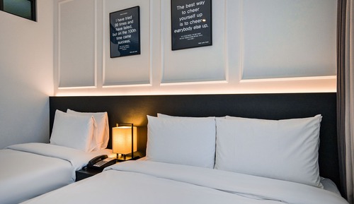 Family Twin Room (for 3paxs)